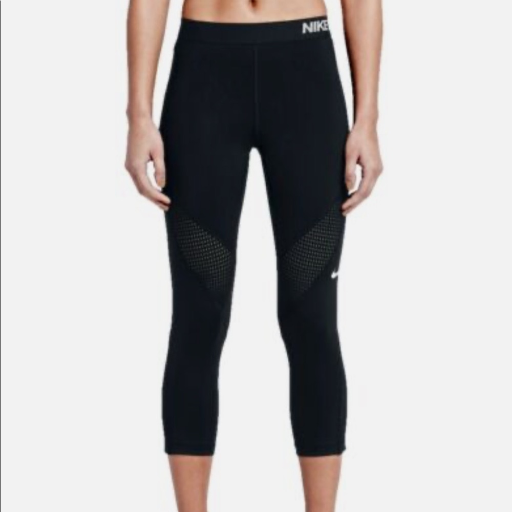 Nike Pro Hypercool Capri Black/White Women's 3/4 Pants Tights medium